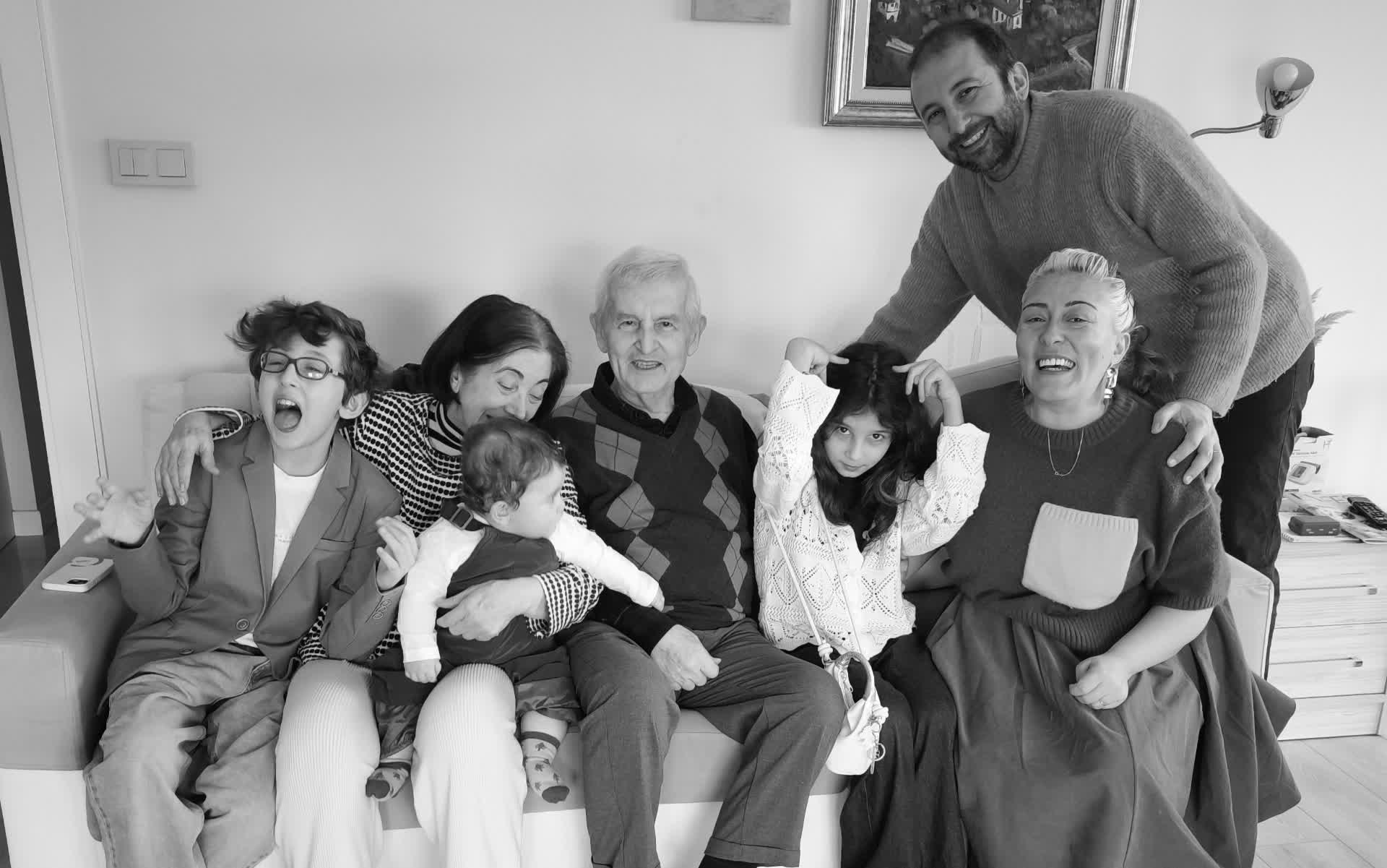 Burak Yedek ve ailesi: büyükler, çocuklar ve yeni nesiller bir arada